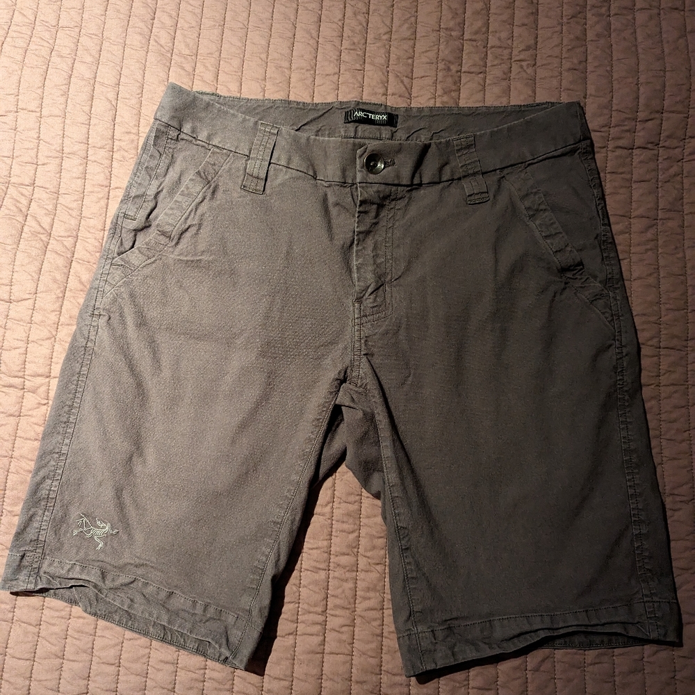 Arc'teryx Shorts Size 32